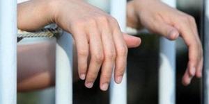 حبس عاطلين 15 يومًا لاتهامهما بحيازة مخدر الآيس والاتجار به في المرج