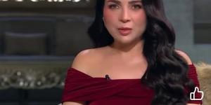"يسرا وتامر حسني هما السند".. مي عز الدين تتحدث عن دعم النجوم لها ووجع فقدان والدتها
