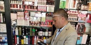 حملات تموينية مكثفة بمطروح تضبط مستحضرات تجميل ومبيدات زراعية منتهية الصلاحية ومجهولة المصدر
