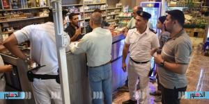 حملة بالامتداد الجنوبي لمدينة العلمين الجديدة للتفتيش على رخص التشغيل ورفع الإشغالات