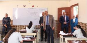 محافظ الإسكندرية يتفقد لجان امتحانات الشهادة الإعدادية