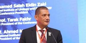 عميد المعهد القومي للكلى يكشف خطورة الإفراط في شرب المياه وتناول المسكنات