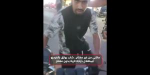 شاب يوثق بالفيديو استقلال دراجة نارية بدون مفتاح