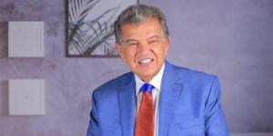 أستاذ أمراض جلدية يكشف أسباب غمقان منطقة الركبة وعلاجها