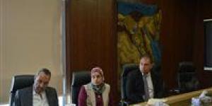 رئيس جامعة دمياط وغرفة صناعة منتجات الأخشاب والأثاث يبحثان تعزيز التعاون لربط البحث العلمي بالصناعة