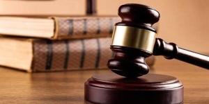 استكمال محاكمة أب وأبنائه بتهمة الشروع في قتل جارهم وإحداث عاهة مستديمة