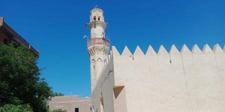أقدم
      من
      الجامع
      الأزهر
      بـ
      16
      عامًا..
      حكاية
      مسجد
      الحسن
      بن
      صالح
      في
      المنيا..
      تحفة
      معمارية
      في
      قلب
      عروس
      الصعيد
      (صور)