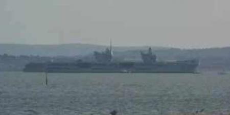 هيئة بحرية بريطانية تتلقى بلاغا عن انفجار قرب سفينة قبالة سواحل عدن