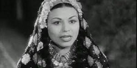 حكاية فنانة سبقت عصرها.. كيف غنت درية أحمد للثورة وكرة القدم؟