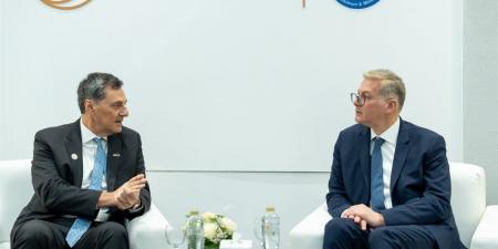 وزير البترول يبحث مع مسؤولي إنرجين اليونانية زيادة استثمارات الشركة في استكشاف وإنتاج الغاز بالبحر المتوسط