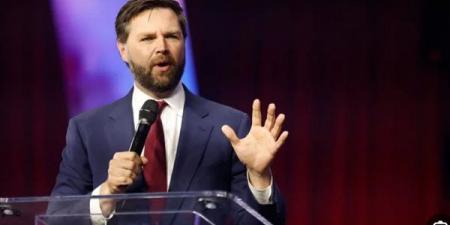 عاجل.. نائب ترامب يجري محادثات مع وسطاء لإنهاء الحرب مع إيران مقابل فتح مضيق هرمز