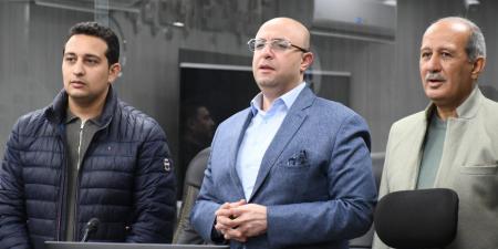 محافظ الفيوم يتابع الالتزام بمواعيد غلق المحال التجارية.. وجهود مواجهة تداعيات الطقس السيئ