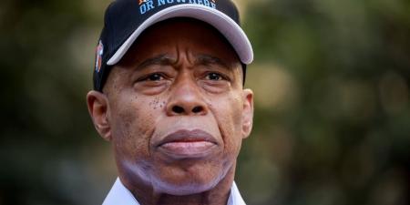 اتهام مقرب من إريك آدامز في قضية احتيال تأميني يثير جدلًا جديدًا