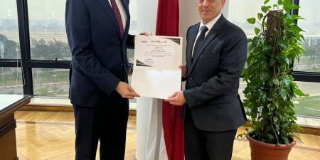 رئيس سلطة الطيران يكرّم الخبير الإقليمي لأمن الطيران بـ«الإيكاو»