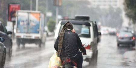 السماء تمطر بغزارة.. تحذيرات من موجة طقس عنيفة تضرب البلاد