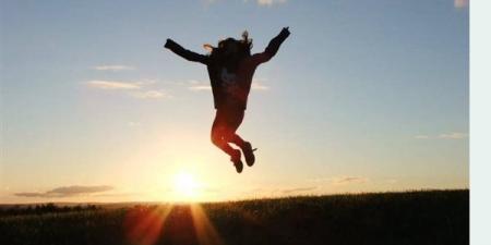 «هرمونات السعادة» الأربعة... كيف تنشطها لتحسين مزاجك وحياتك؟