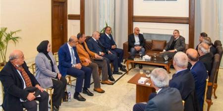 أيمن عطية يعقد اجتماعًا لضبط الأسعار ومواجهة الاحتكار واحتواء التوتر بين التجار والمواطنين