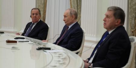 سلمها وزير الخارجية.. رسالة خطية من الرئيس السيسي إلى الرئيس الروسي