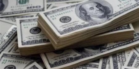 الدولار اليوم.. أسعار الشراء والبيع في جميع البنوك