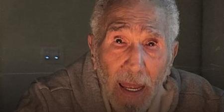 بالعناية المركزة.. نجل عبد الرحمن أبو زهرة يطلب الدعاء لوالده بعد تدهور حالته