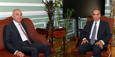 وزير الخارجية يلتقي رئيس مجلس إدارة الهيئة العامة للاستعلامات