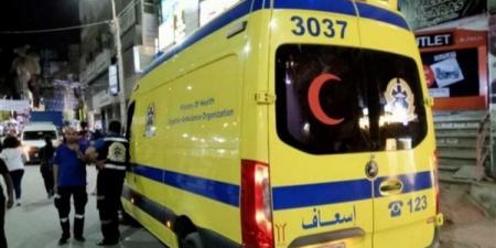 مصرع شخص وإصابة 3 آخرين في تصادم بين سيارة جامبو ونقل على الطريق الصحراوي بالبحيرة