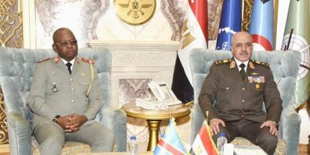 الفريق أحمد خليفة يناقش التعاون العسكري مع رئيس أركان الكونغو 