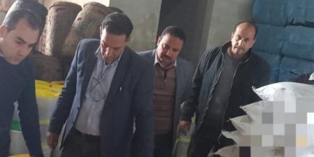 ضبط أكثر من 18 طن ملح ومواد خام وأسمدة مغشوشة داخل كيان غير مرخص بسرس الليان