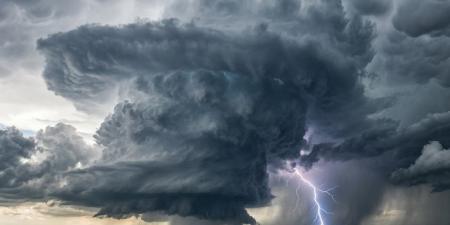 سحب رعدية تتقدم في بعض المناطق.. هل تصل الأمطار إلى القاهرة؟ (لايف)