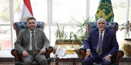 محافظ القليوبية يلتقي وفد نقابة أطباء الأسنان لدعم الشباب والمنظومة الصحية