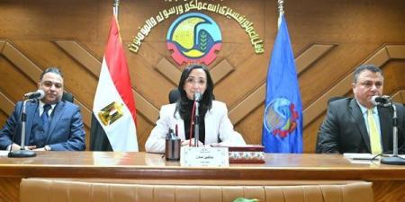 محافظ البحيرة تترأس إجتماع اللجنة العليا للمشروعات