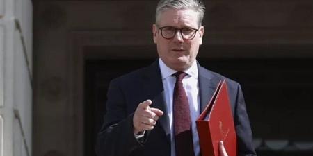 تحليل.. ستارمر بين الضغوط الأمريكية والقيود القانونية: هل يصمد موقف “الضربات الدفاعية”؟