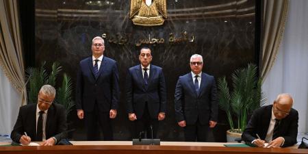 توقيع عقد شراكة بين "إندوراما" و فوسفات مصر" لإنشاء مصنع للأسمدة الفوسفاتية