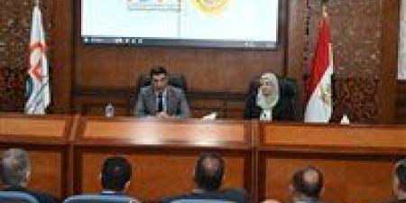 وزير الصناعة يلتقي قيادات وموظفي الهيئة العامة للتنمية الصناعية