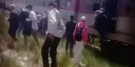 عاجل.. حريق داخل عربة فى قطار الفيوم- العياط (صور)