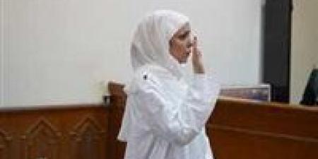 تأجيل طعن مضيفة الطيران المتهمة بإنهاء حياة ابنتها إلى 10 يونيو