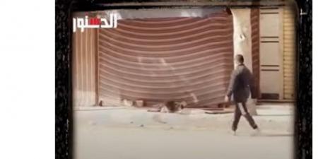 مهتز نفسيًا.. الأمن يوضح حقيقة فيديو مشرد ينام داخل غرفة صرف صحي بمطروح (فيديو)