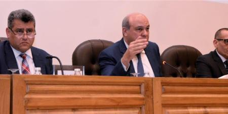 وزير الطيران يناقش تعديلات القرار 333 لسنة 2026 لتعزيز الاستثمار وحوكمة قطاع الطيران