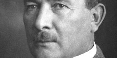 كيف صنع الشاعر السويدي إريك أكسل كارلفلت مجده الأدبي؟