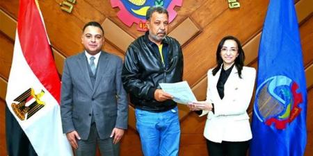 البحيرة تبدأ تسليم عقود تقنين الأراضي