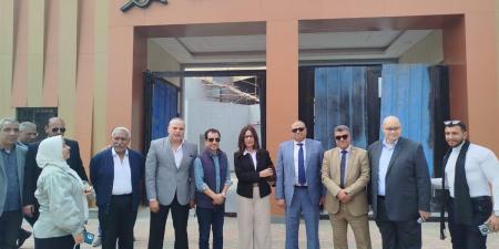 وزيرة الثقافة توجه بإضافة دار عرض سينمائي وأنشطة أخرى لخدمة أهالى 15 مايو