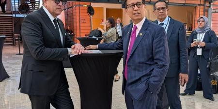 وزير الصحة يبحث مع نظيره الإندونيسي تعزيز الترصد الوبائي والإنذار المبكر والرقابة الدوائية