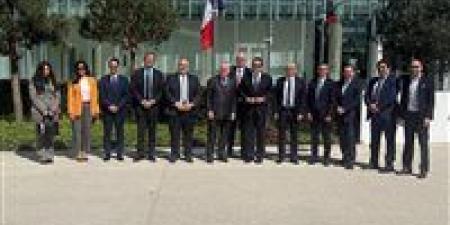 وزير الصحة يلتقي نائب رئيس شركة سيرفيه لبحث توطين صناعة أدوية الأورام والعلاجات المبتكرة