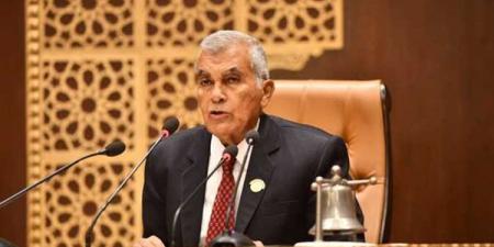 رئيس مجلس الشيوخ يهنيء البابا تواضروس والمسيحيين بعيد القيامة المجيد