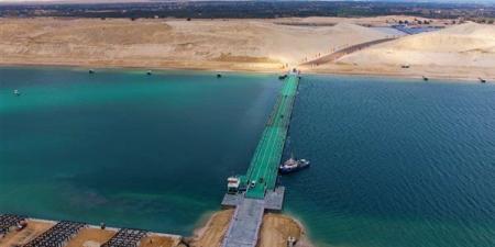 إنقاذ 3 والبحث عن رابع مفقود في حريق صال بحري بمدخل قناة السويس