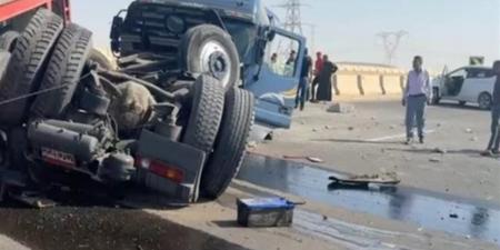 انقلاب سيارة نقل محملة بالزيوت غرب الإسكندرية دون إصابات