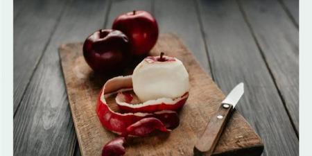 هل تناول تفاحتين يوميًا يساعد في خفض الكوليسترول الضار؟