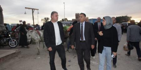 محافظ القليوبية يبحث نقل الباعة الجائلين والأسواق العشوائية إلى السوق الحضارى