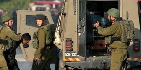 قوات الاحتلال تعتقل فلسطينيين غرب سلفيت