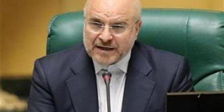 رئيس البرلمان الإيراني يصل إسلام آباد قبيل محادثات السلام مع واشنطن